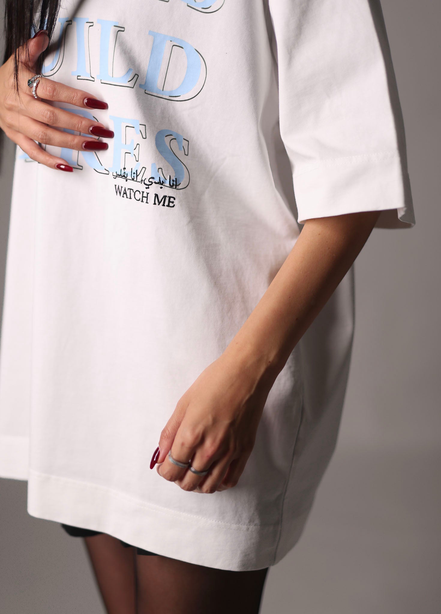 EMPIRE STATE OF HER بيلا حديد T-SHIRT