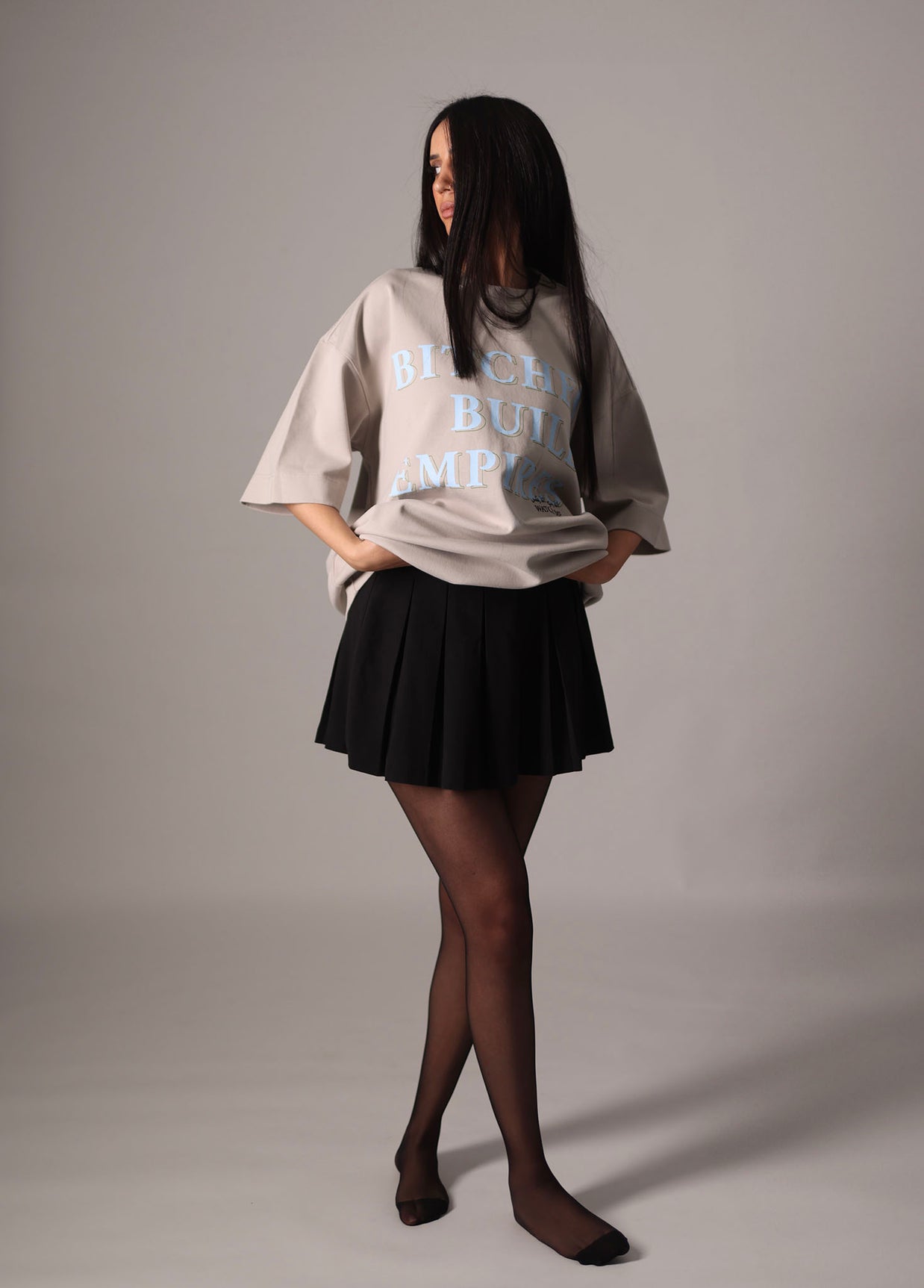 EMPIRE STATE OF HER بيلا حديد T-SHIRT