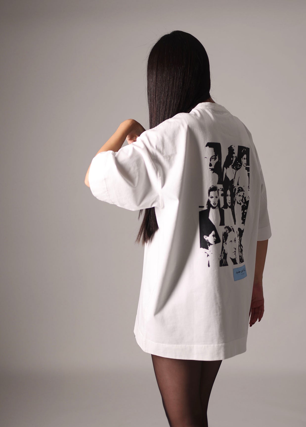 EMPIRE STATE OF HER بيلا حديد T-SHIRT
