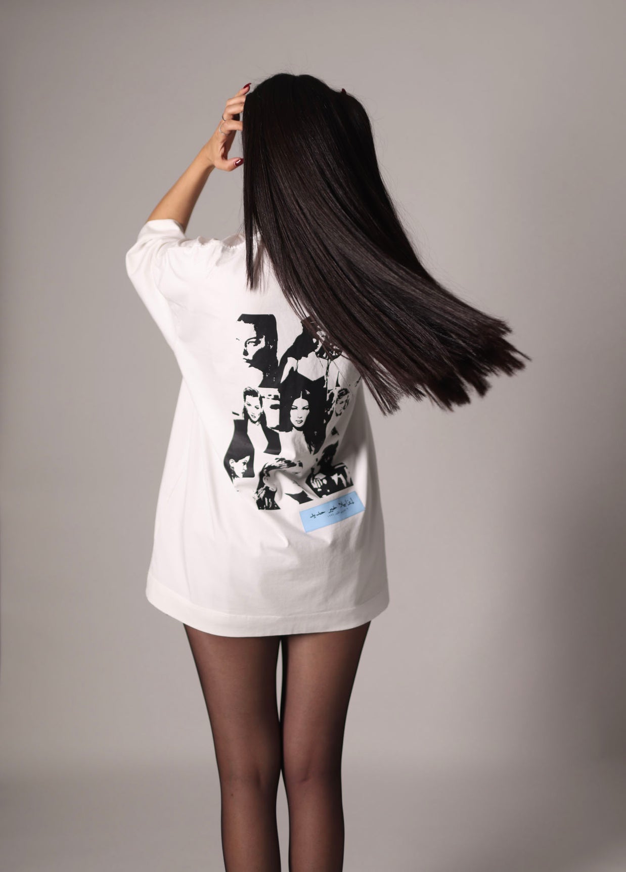 EMPIRE STATE OF HER بيلا حديد T-SHIRT