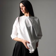 <tc>تيشيرت لستُ امرأة، أنا حضارة.

</tc>