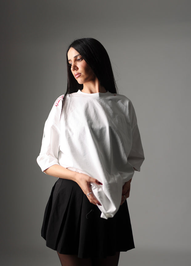 THE CROWNED IDENTITY/لست إمرأة أنا حضارة T-SHIRT